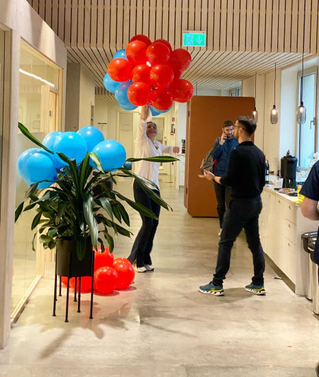 Folk og ballonger